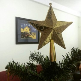 Ngôi sao trên đỉnh cây thông