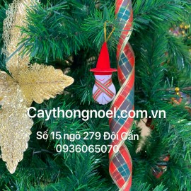 Người tuyết nhỏ treo cây